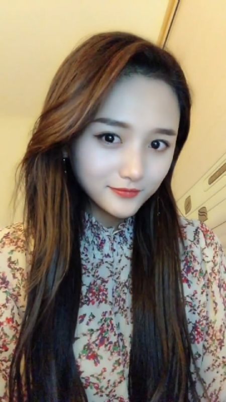 淡然一笑的第一张照片--宁波相亲服务中心