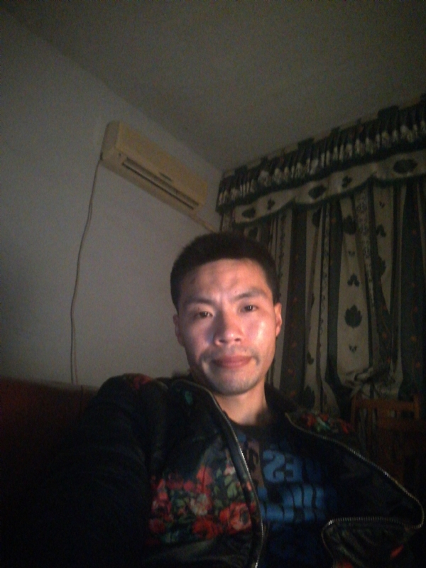 性情男儿的第一张照片--宁波相亲服务中心