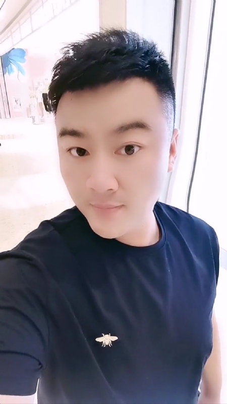微风徐徐的第一张照片--宁波相亲服务中心