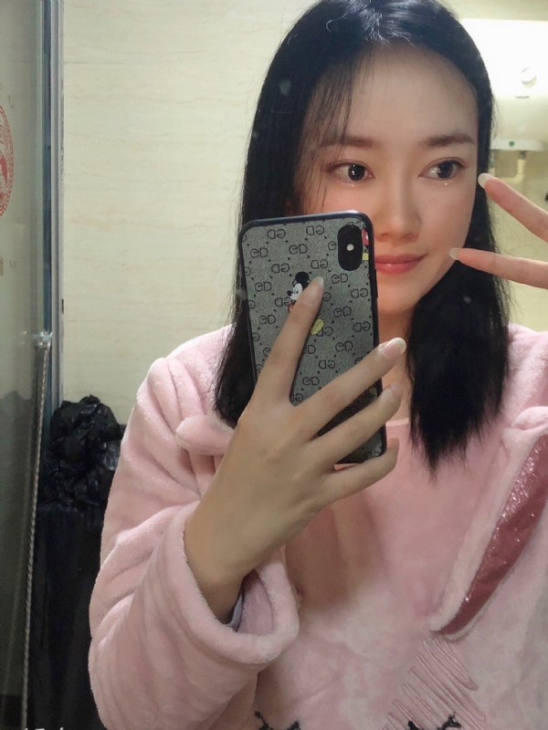 叶落知秋的第一张照片--宁波相亲服务中心
