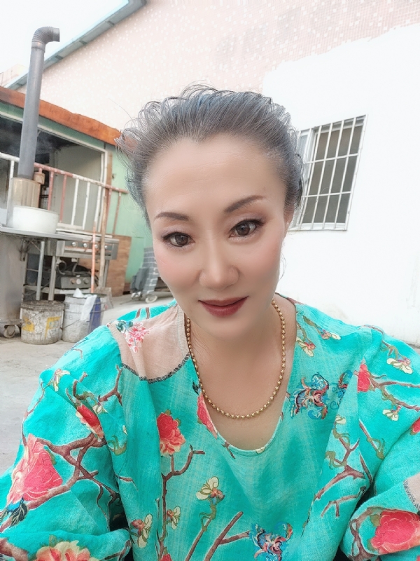 燕子的第三张照片--宁波相亲服务中心