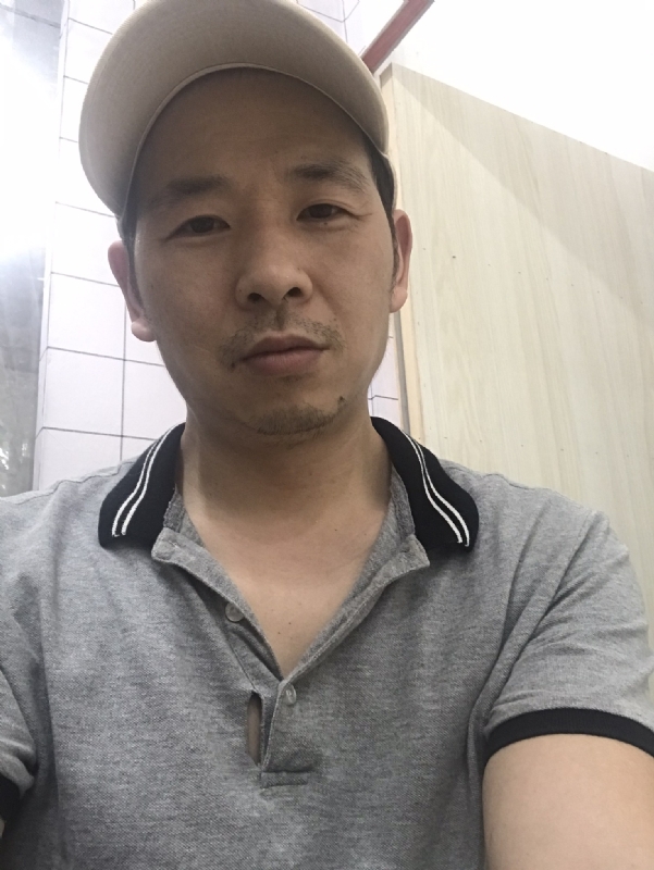 老何的第一张照片--宁波相亲服务中心