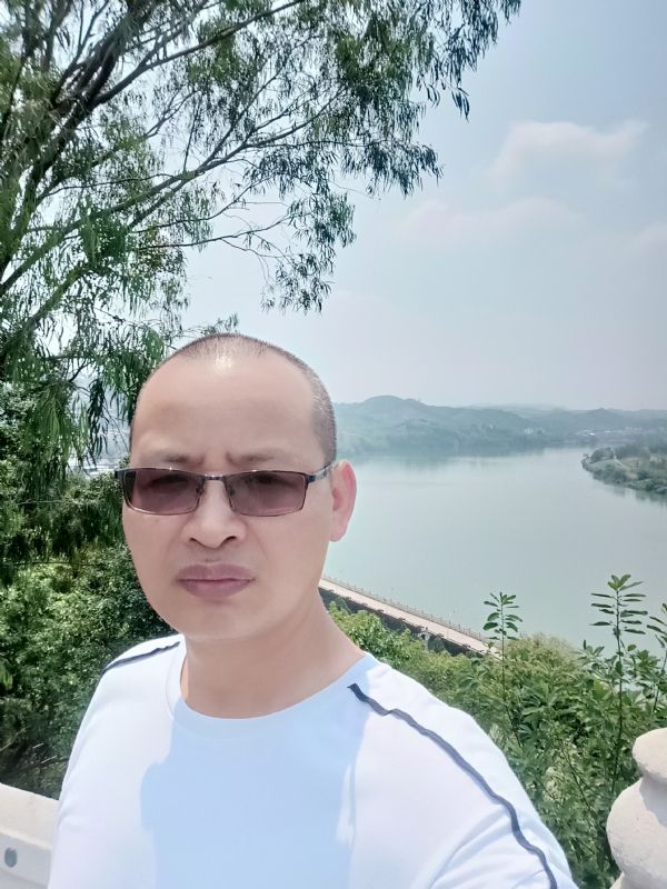 随缘随性的第一张照片--宁波相亲服务中心