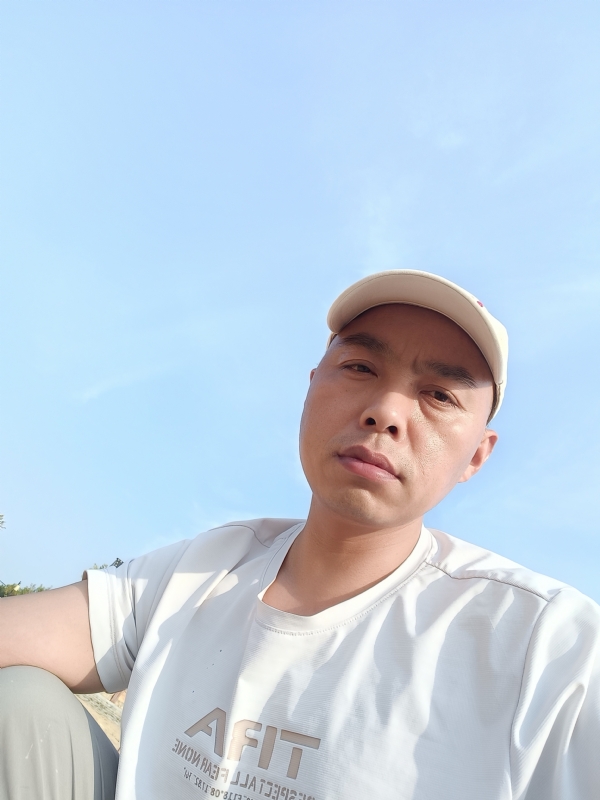 哥哥的第一张照片--宁波相亲服务中心