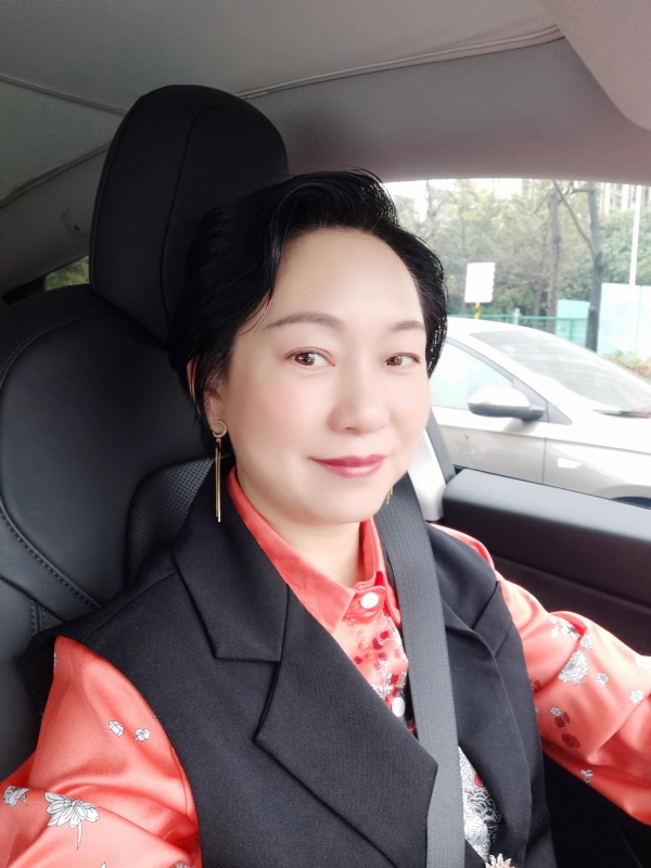 艳阳天的第二张照片--宁波相亲服务中心